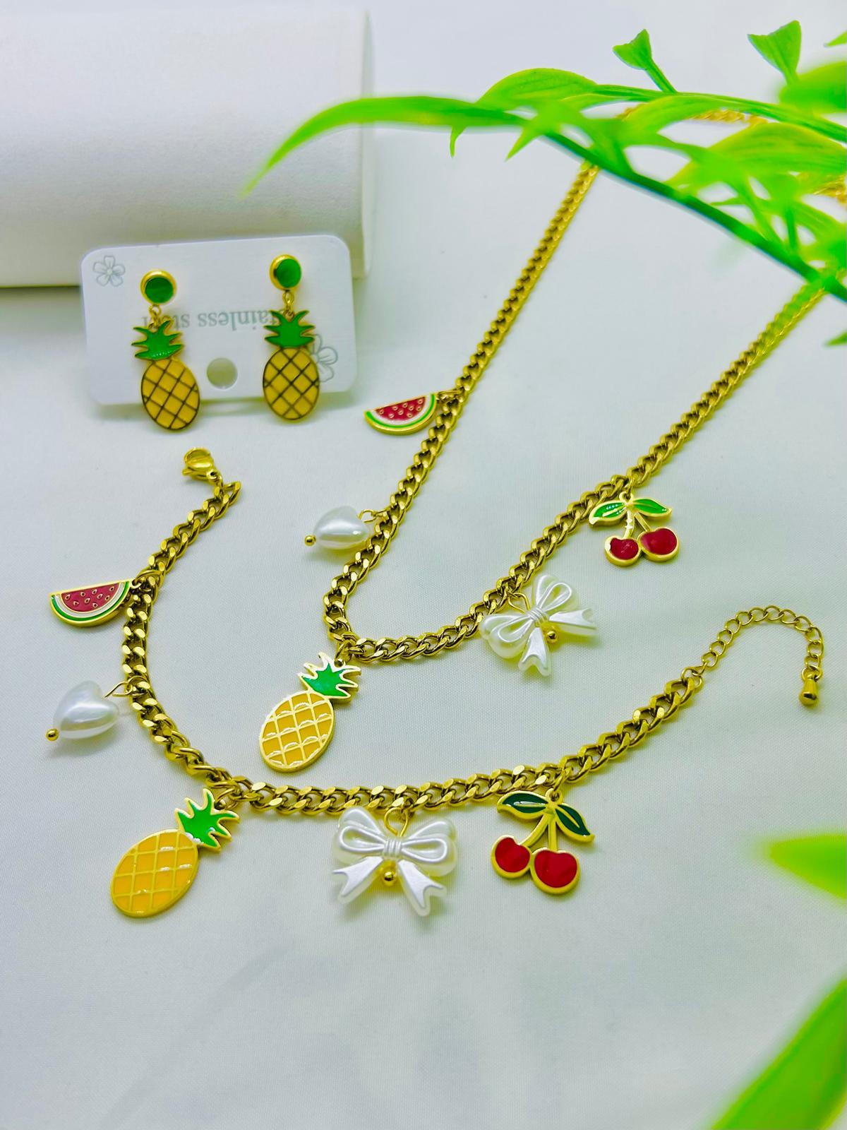 JUEGO STAINLESS STEEL CON CHARMS DE FRUTAS