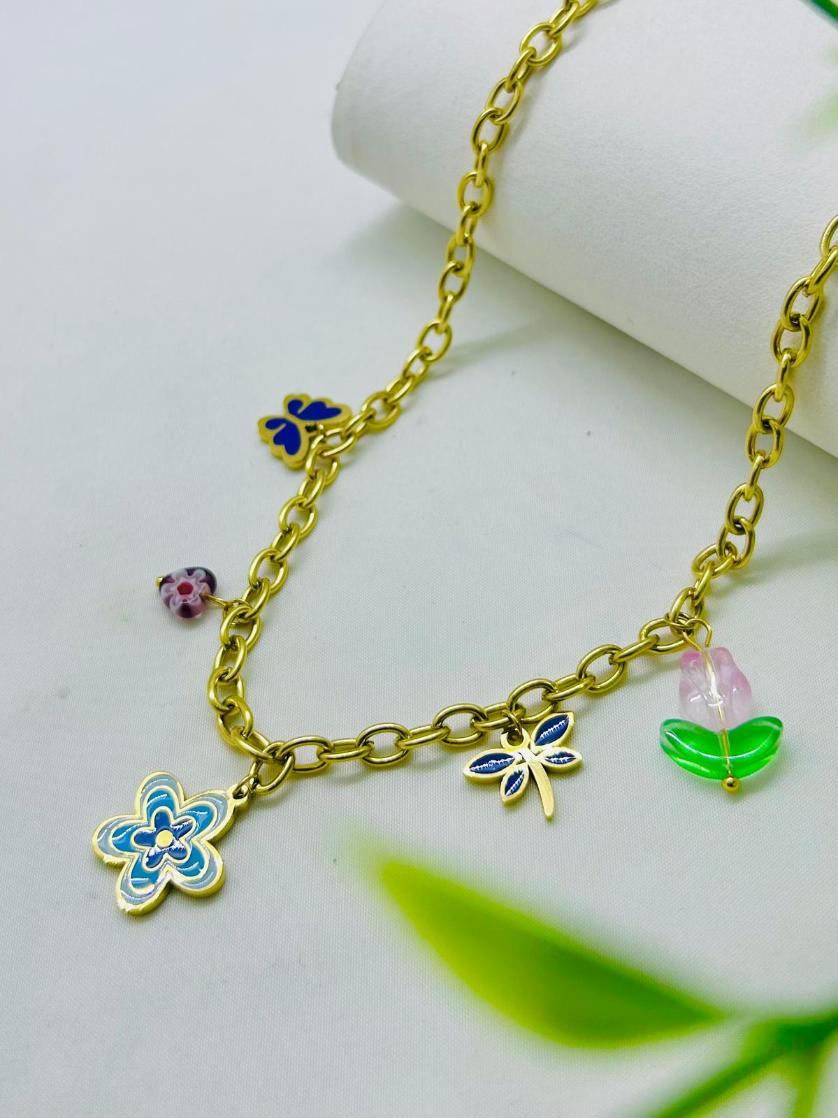 COLLAR STAINLESS STEEL CON CHARMS